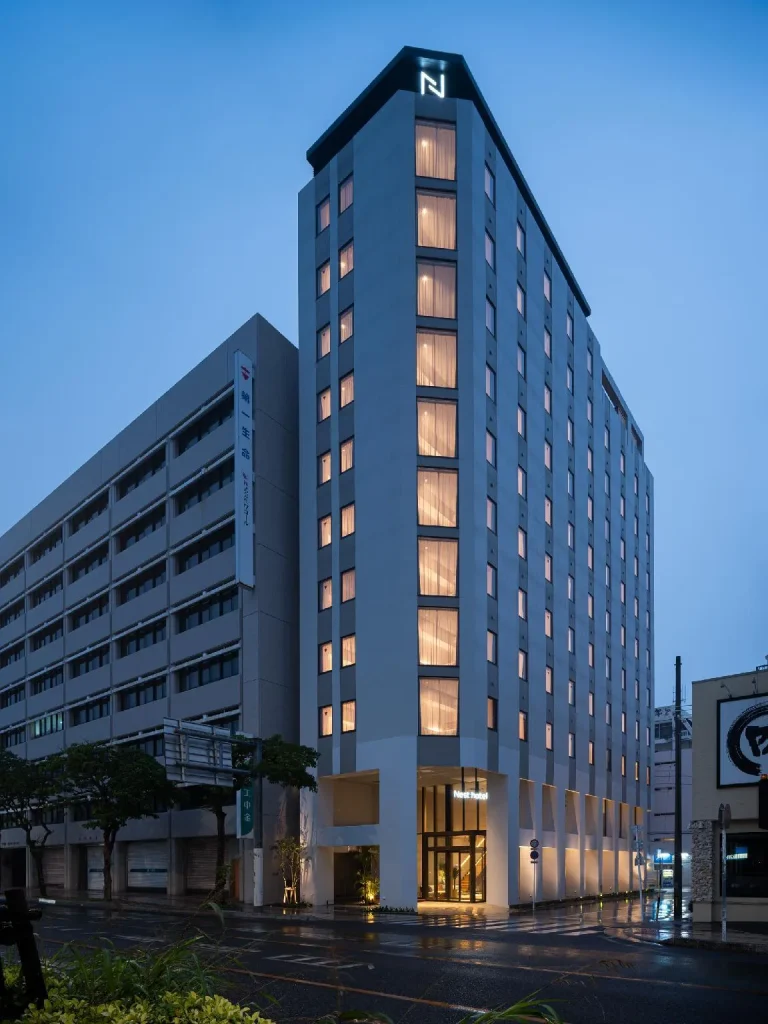 那霸久茂地巢穴飯店