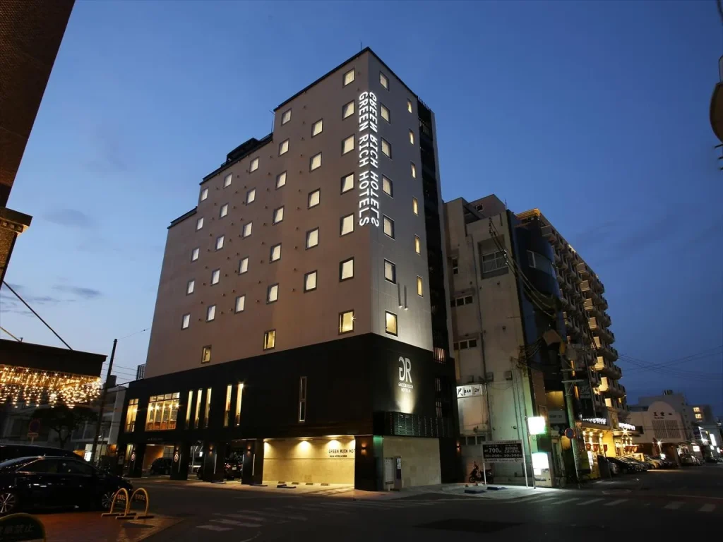 綠瑞酒店&膠囊那霸-人工溫泉雙股湯花