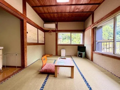 二樓日式客房(6張榻榻米) - 禁菸/限成人入住 (2nd Floor Japanese Style Room with 6 Tatami - Non-Smoking, Adult Only)