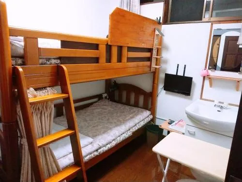 包租房(合住房) (Private Dormitory Room)