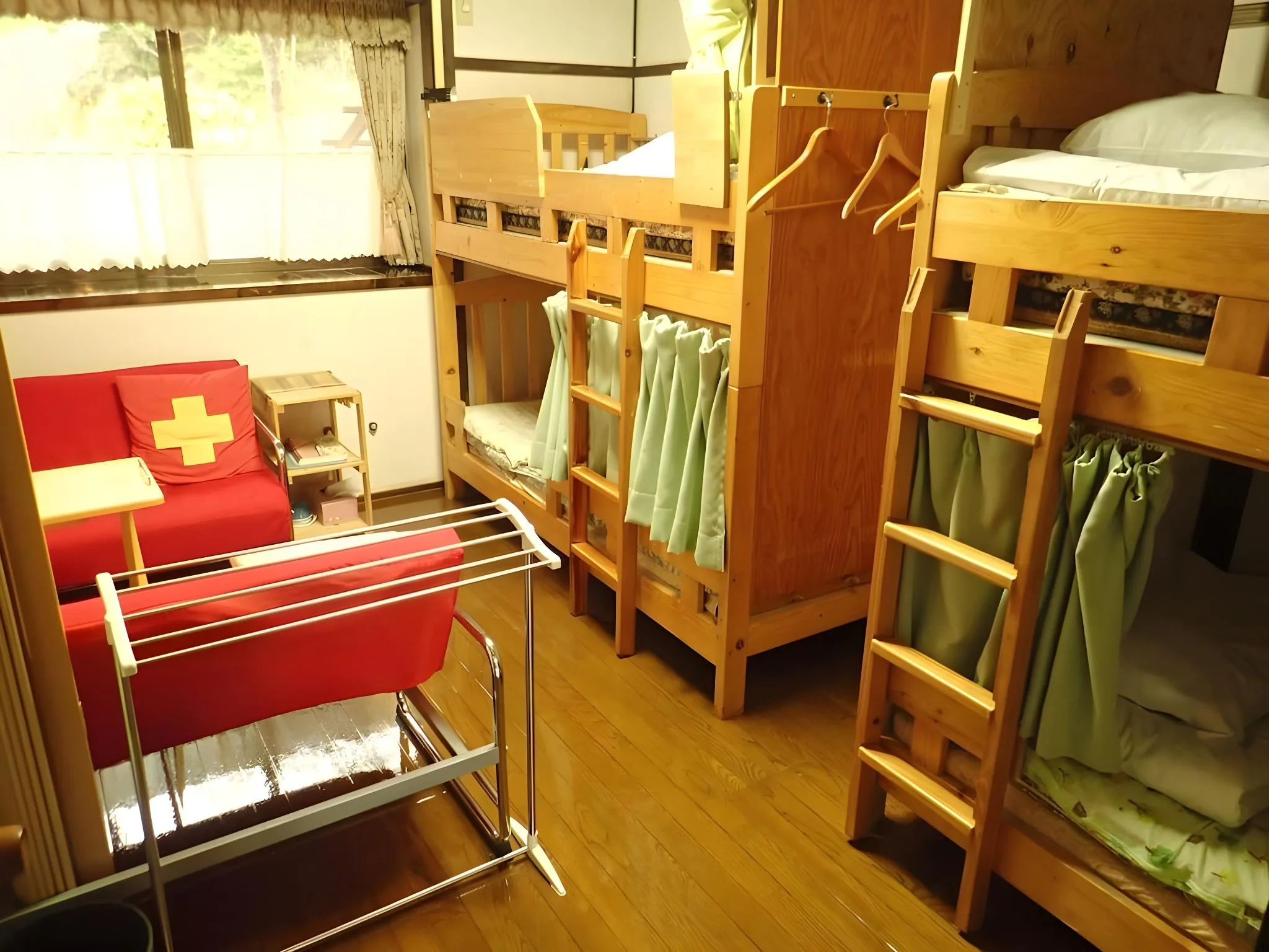 女生宿舍 (Dormitory -- Female Only)