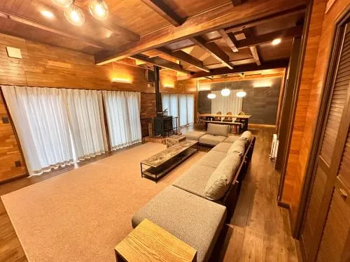 三臥室度假屋 (Three-Bedroom Vacation Home )