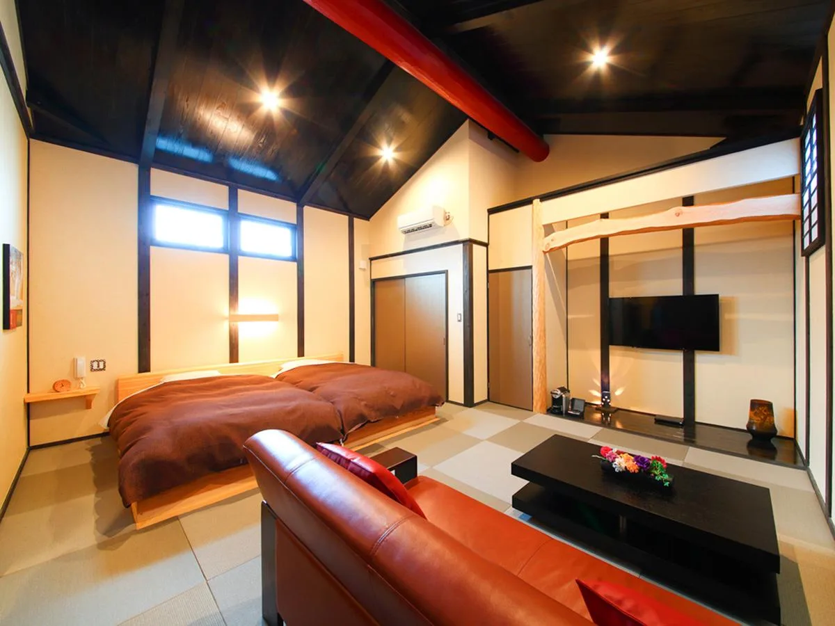 REI 複式小屋或日式客房 - 含室內浴池與露天浴池 - 可吸菸 (REI Maisonette or Japanese-Style Room House with Indoor Bath and Open-Air Bath - Smoking)