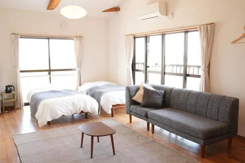 標準雙床房－附共用衛浴 (Standard Twin Room with Shared Bathroom)
