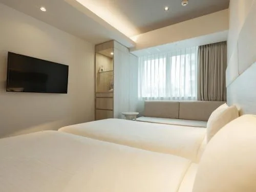 高級四人房-有浴缸 (Standard Quadruple Room with Bathtub)