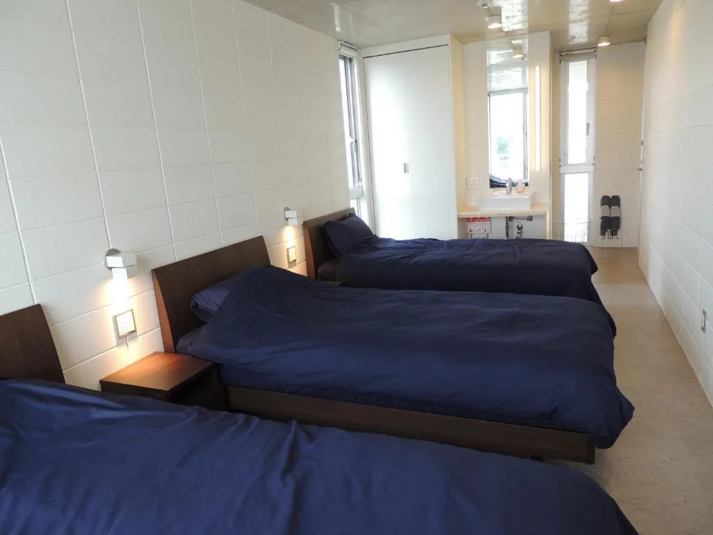 三人間- 帶淋浴- 禁煙 (Triple Room with Shower - Non-Smoking)