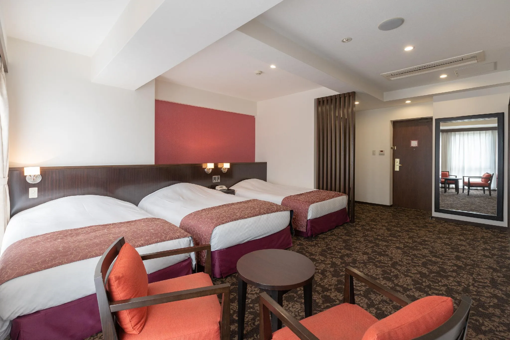 三人房 (Triple Room)
