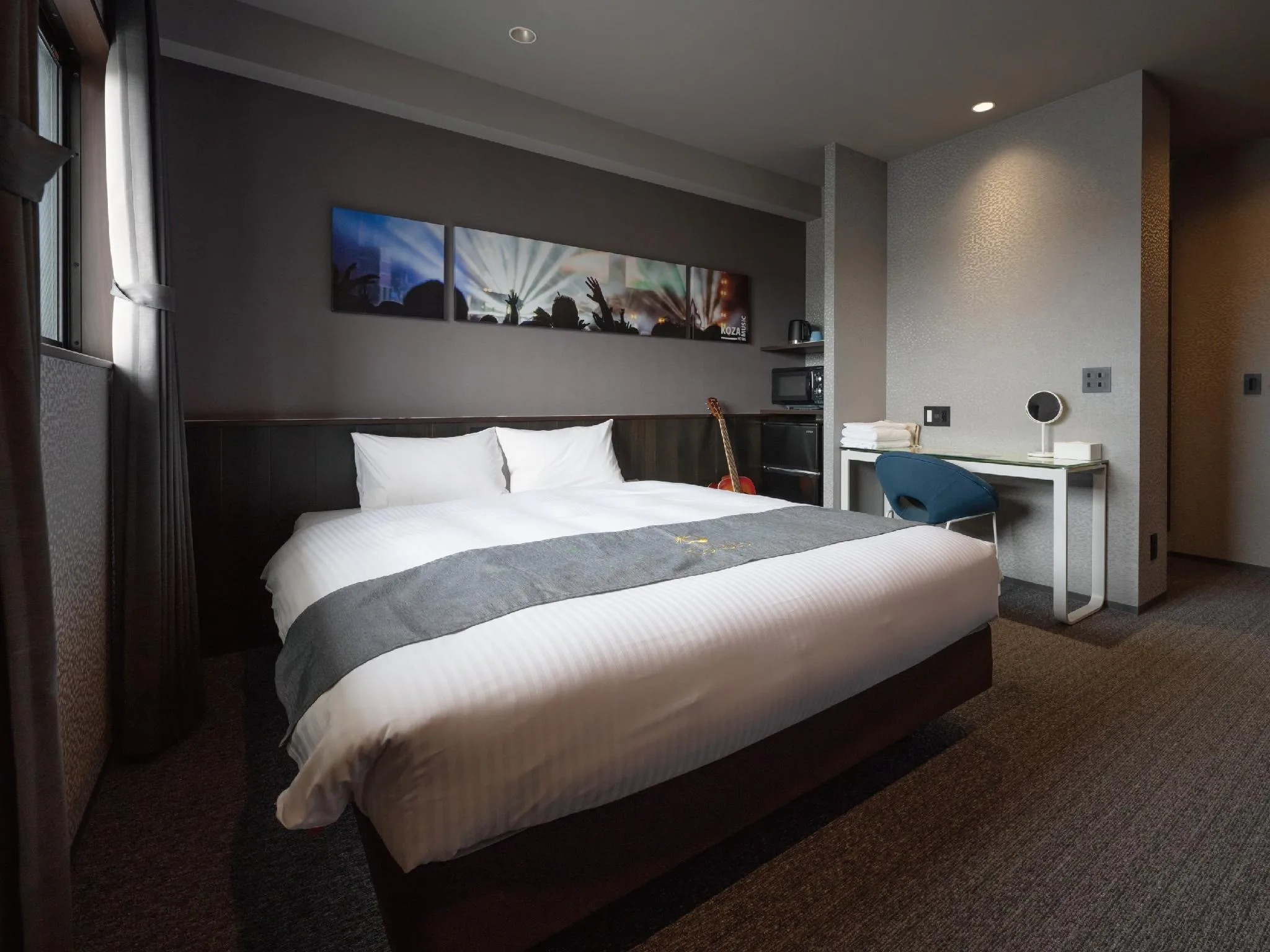 客房(大床) (Queen Bedroom)