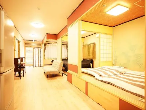 三臥室公寓 (Three-Bedroom Apartment)