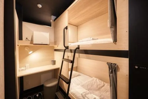 膠囊房A(男女混合樓層) - 可住2人/需共用衛浴 (Mixed Gender Floor Cabin A for 2 People with Shared Bathroom)