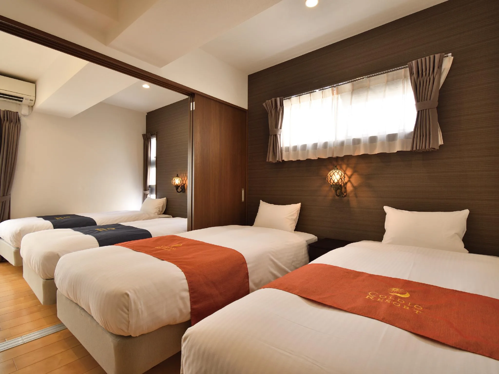 客房 (Room 4)