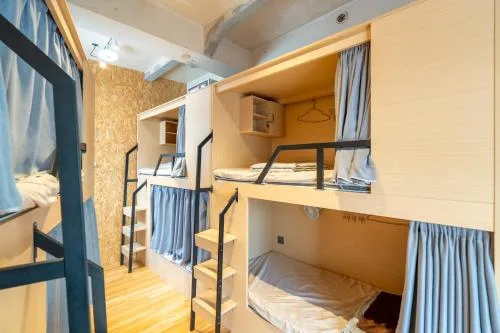 混合宿舍房的 1 個上下鋪床位 (Bunk Bed in Mixed Dormitory Room)
