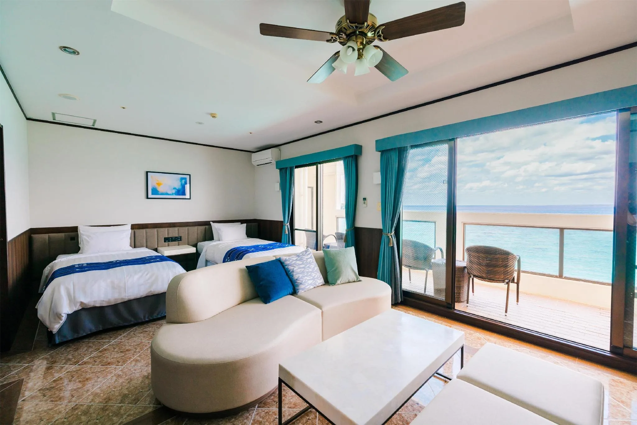 4 Single Beds, Nonsmoking, Deluxe Room, Bath And Shower, Ocean Front, 2 Extra Beds