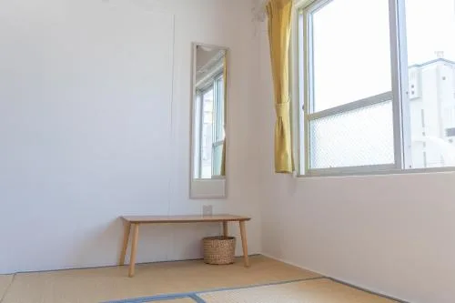 小型雙人房 (Semi-Double Room)