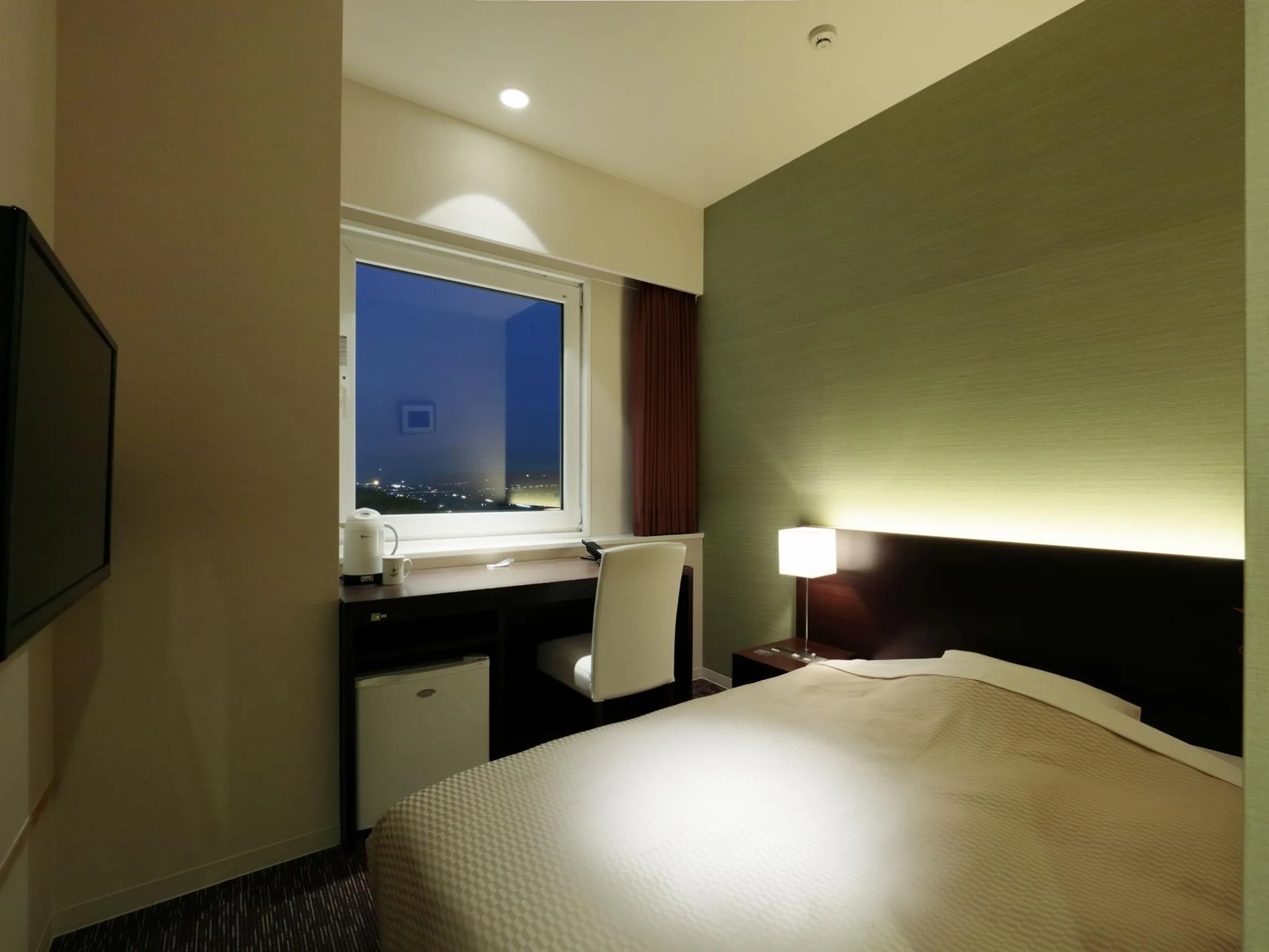中等雙人房A型－可吸菸 (Moderate Double Room Type A - Smoking)