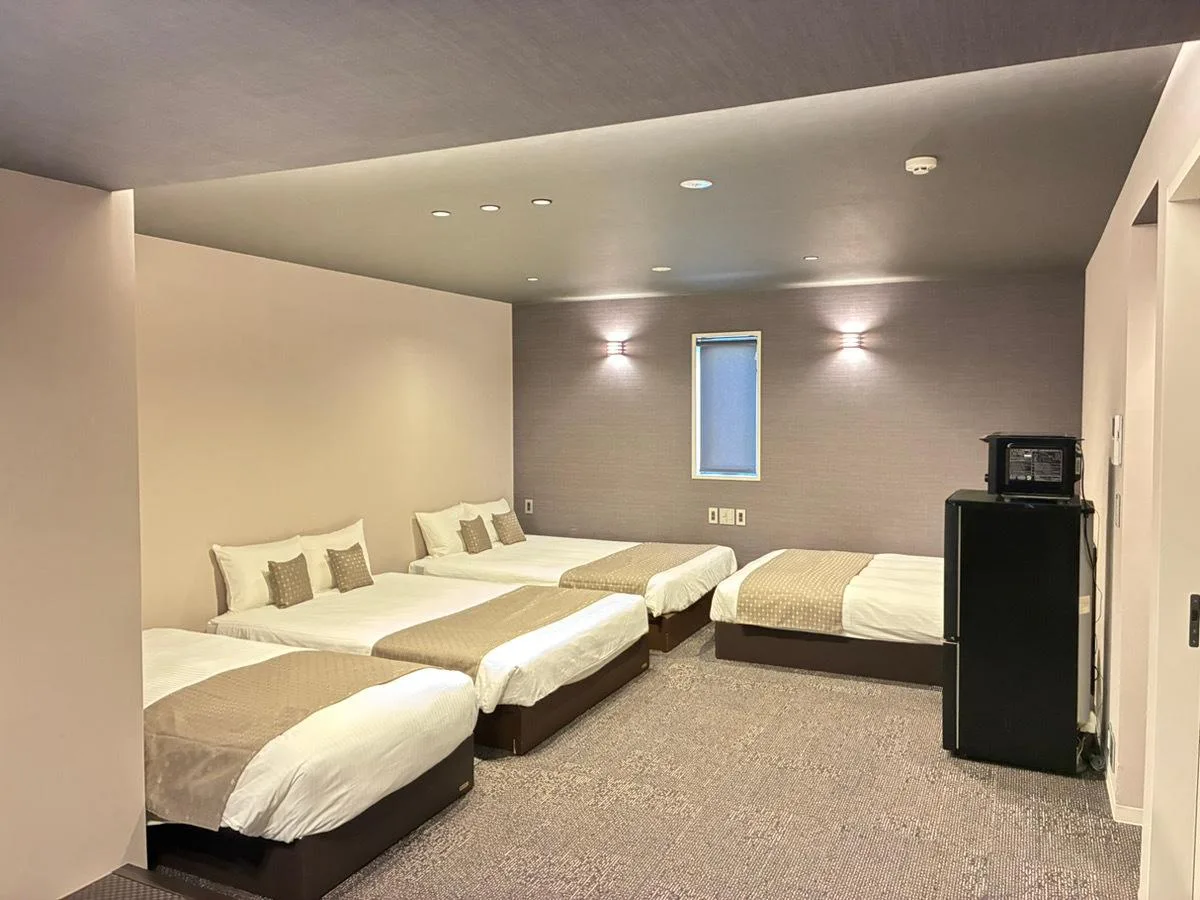 4床間 (4-Bed Room)
