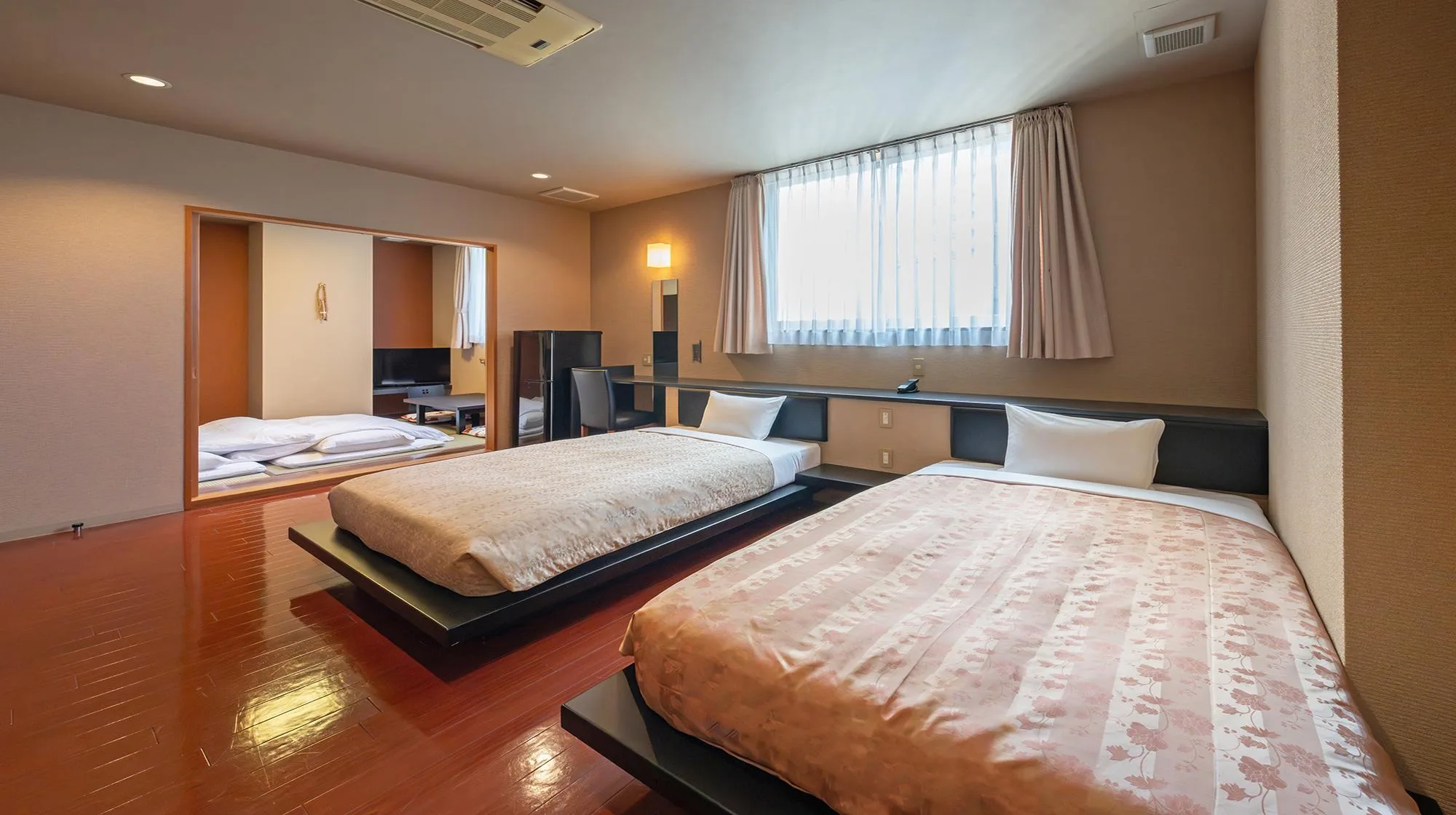 和洋式客房(2張單人床) (Japanese-Western Style Room with 2 Single Beds)