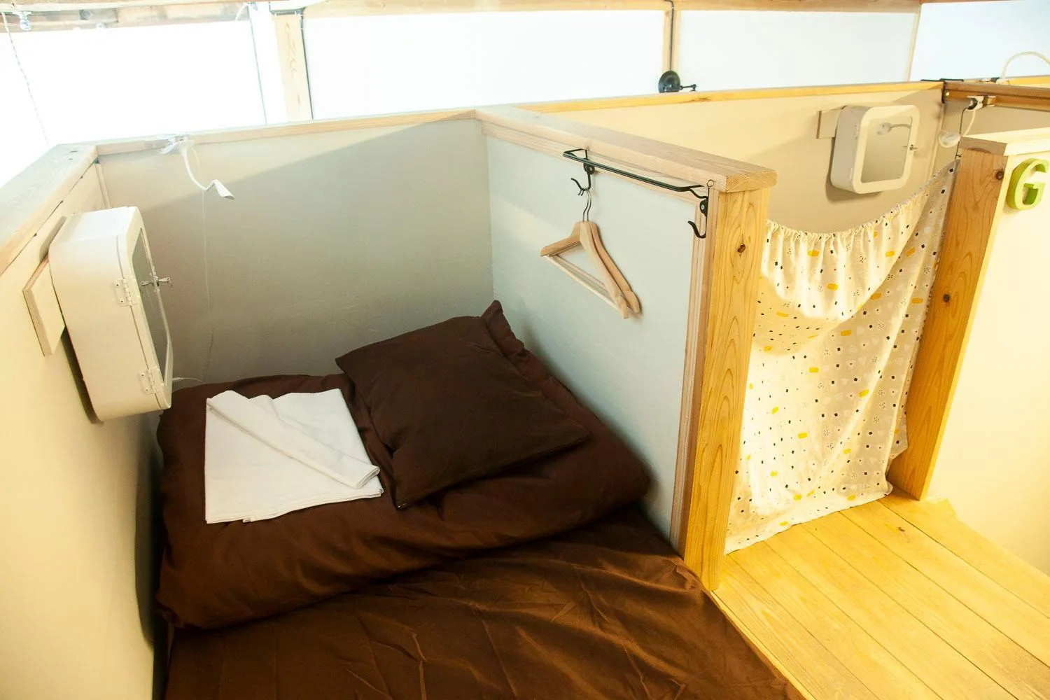 【限女性】10人宿舍(2張床位) (2 People in 10-Bed Dormitory - Female Only)