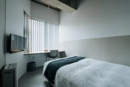 小型雙人房 (Small Double Room)